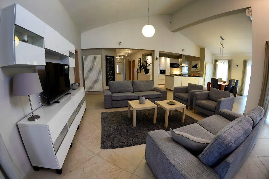 Baskarad House Holiday home Vodnjan
